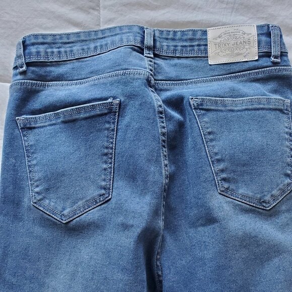 Trixy 30 inch waist, 27 inch Inseam Ankle Jeans - Picture 7 of 8